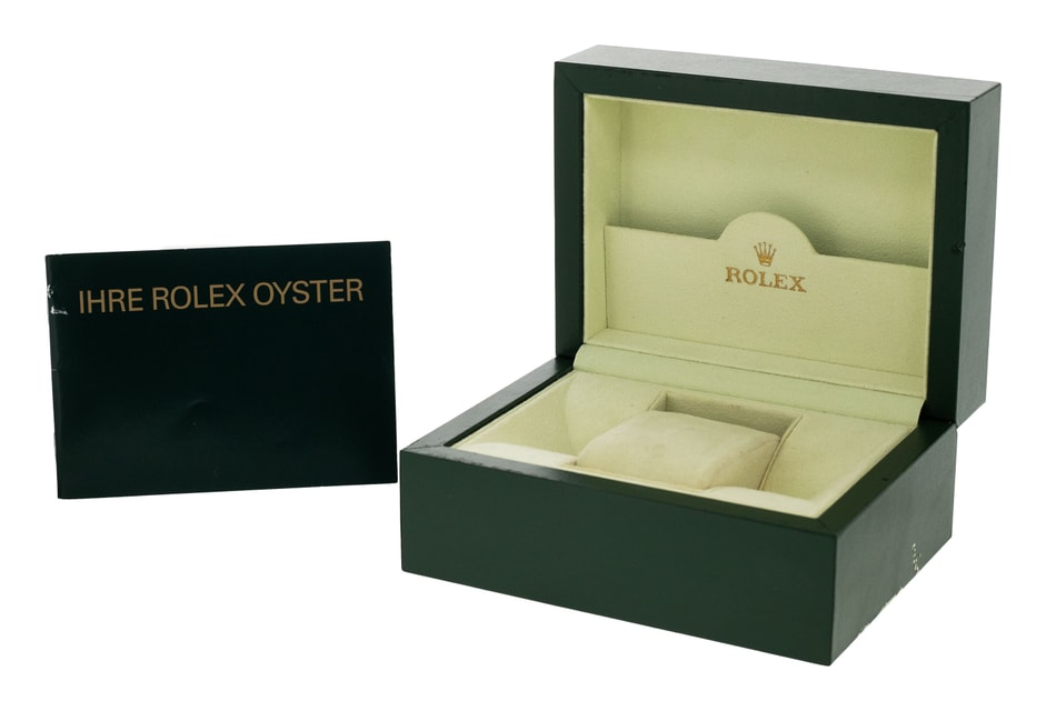 Rolex Oyster Perpetual Date 15200 Image 4